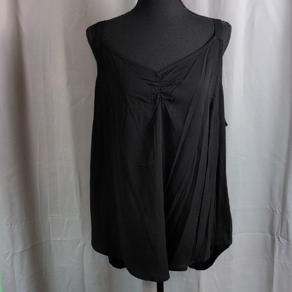 torrid Tops - Torrid Black Relaxed Tank Top. NWT. Large